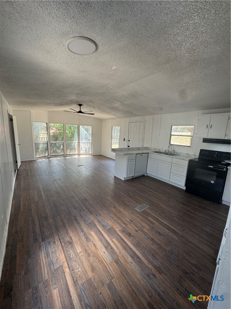 611 Flintstone Drive Property Photo 5