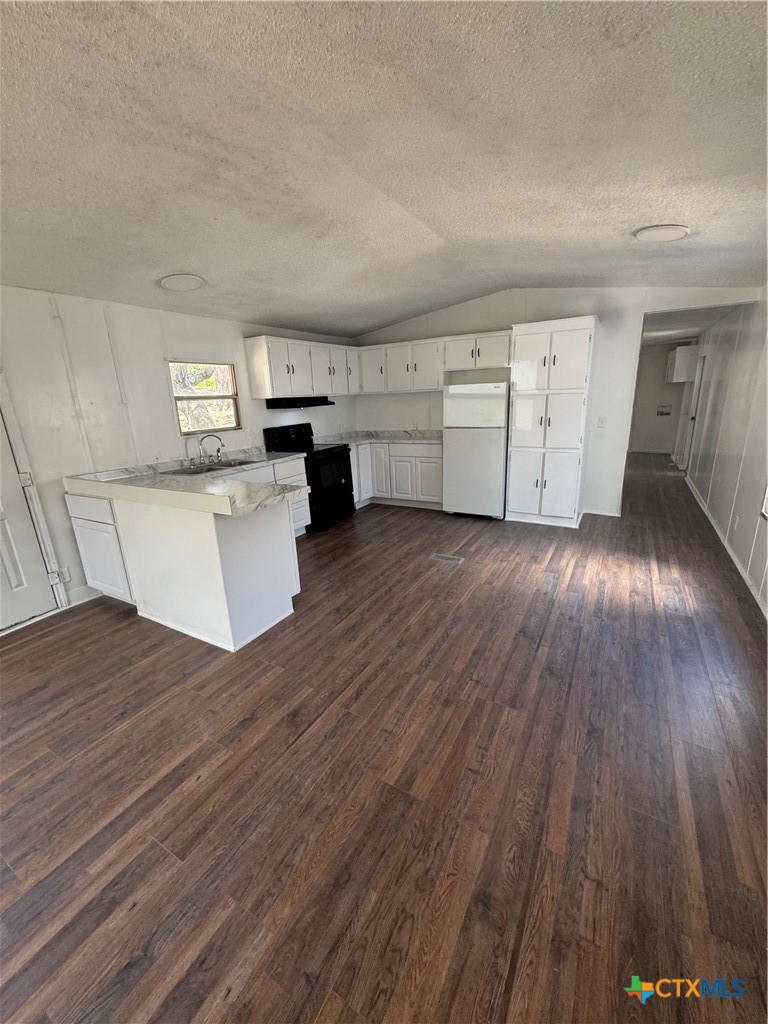 611 Flintstone Drive Property Photo 6