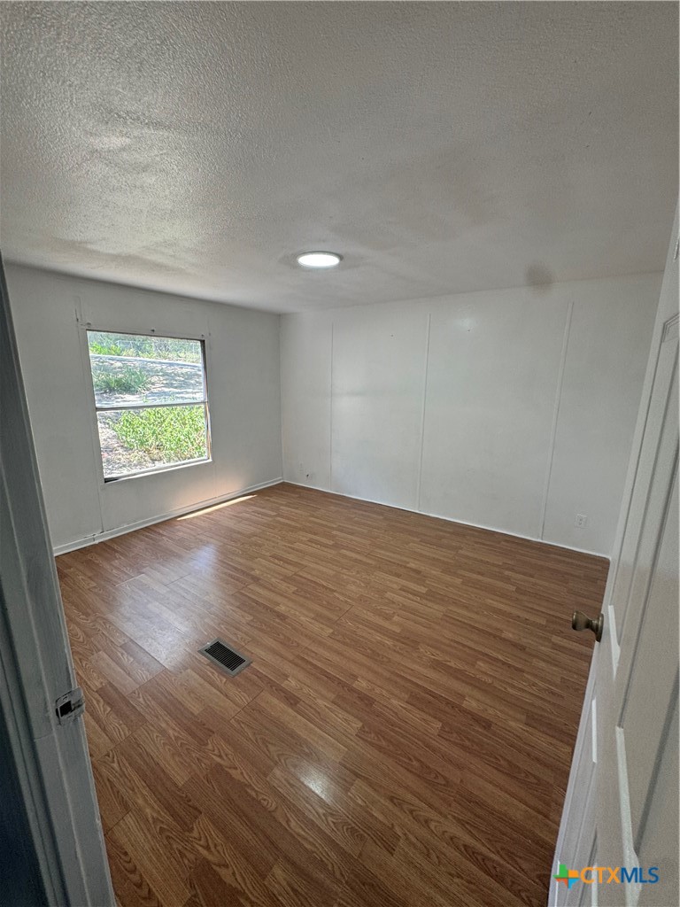 611 Flintstone Drive Property Photo 14