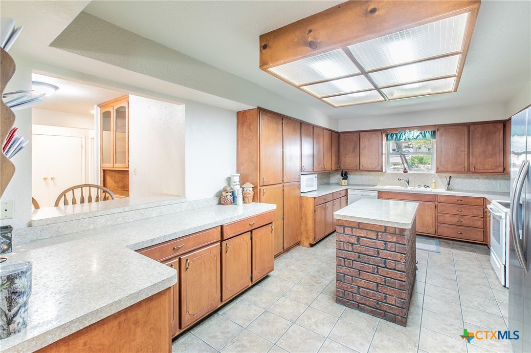 1505 N Beal Street Property Photo 6