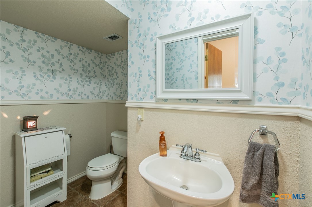 1505 N Beal Street Property Photo 17
