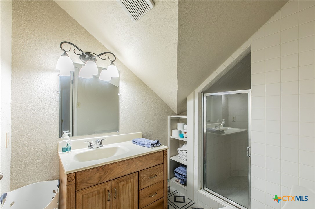 1505 N Beal Street Property Photo 20