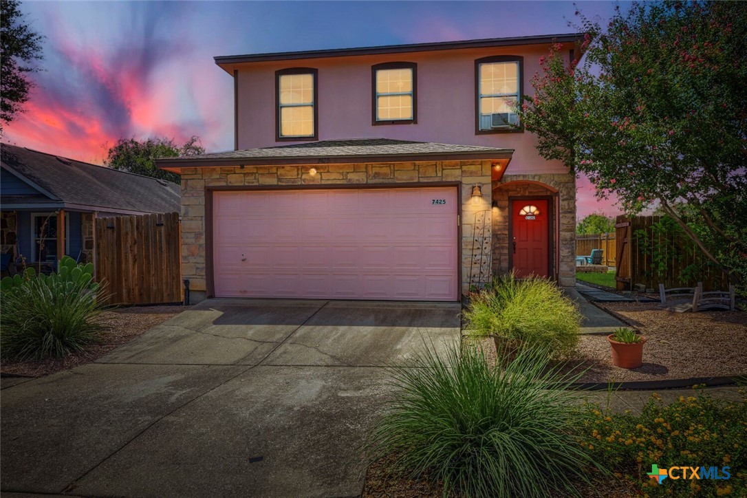 7425 Thannas Way Property Photo 1