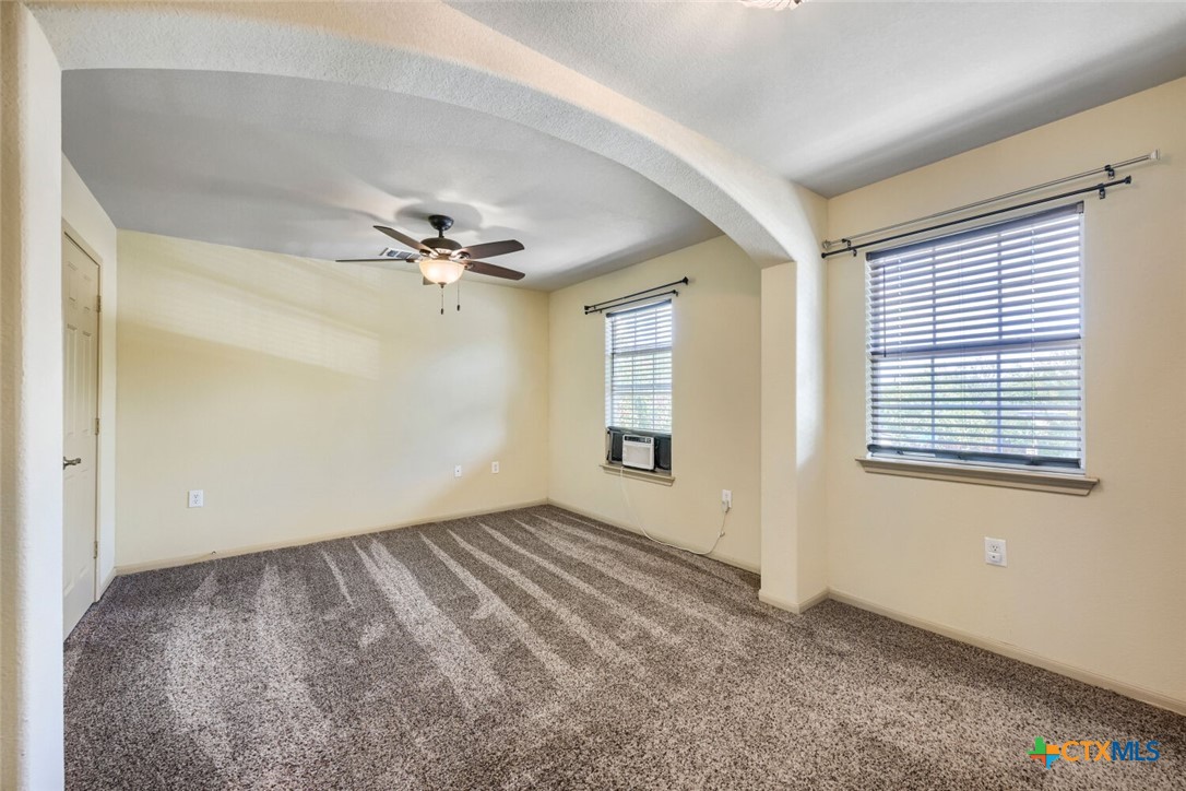 7425 Thannas Way Property Photo 11