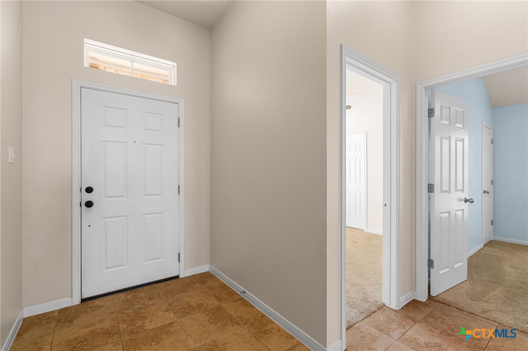 428 Parkfield Lane Property Photo 3