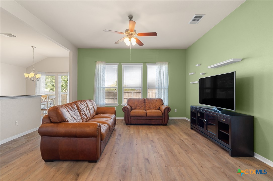 428 Parkfield Lane Property Photo 4