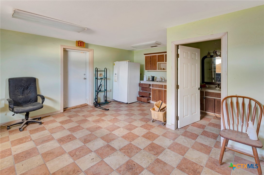 207 S Moody Street Property Photo 24
