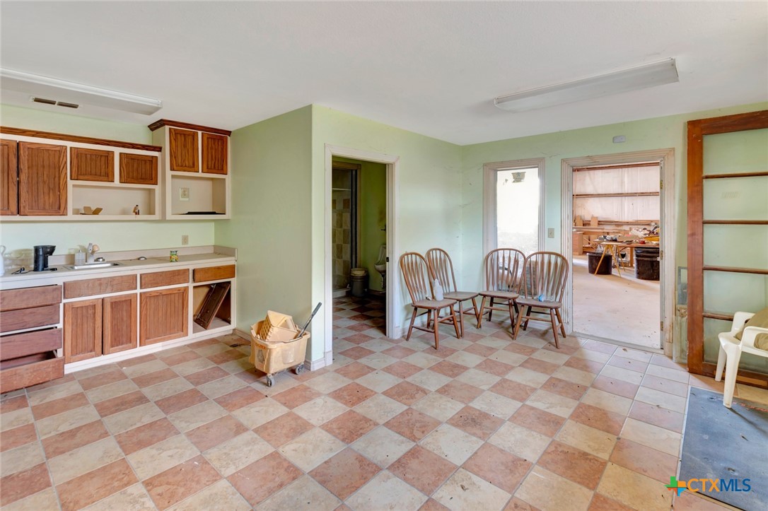 207 S Moody Street Property Photo 25