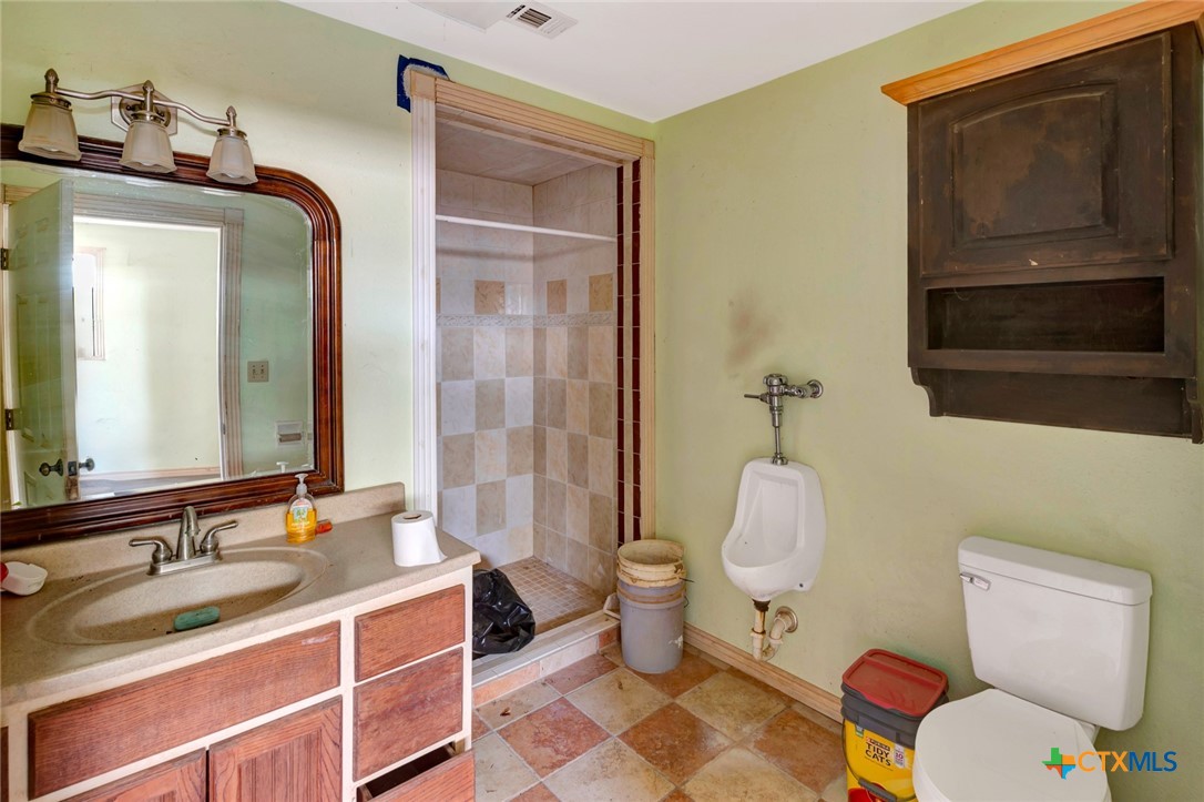 207 S Moody Street Property Photo 26