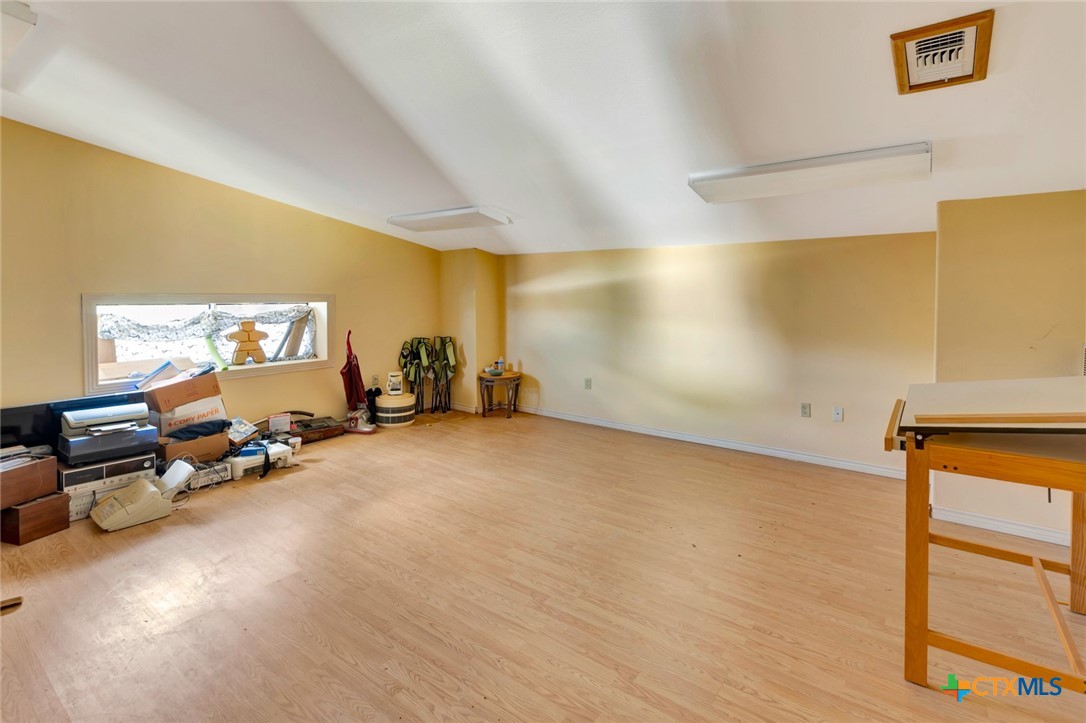 207 S Moody Street Property Photo 32