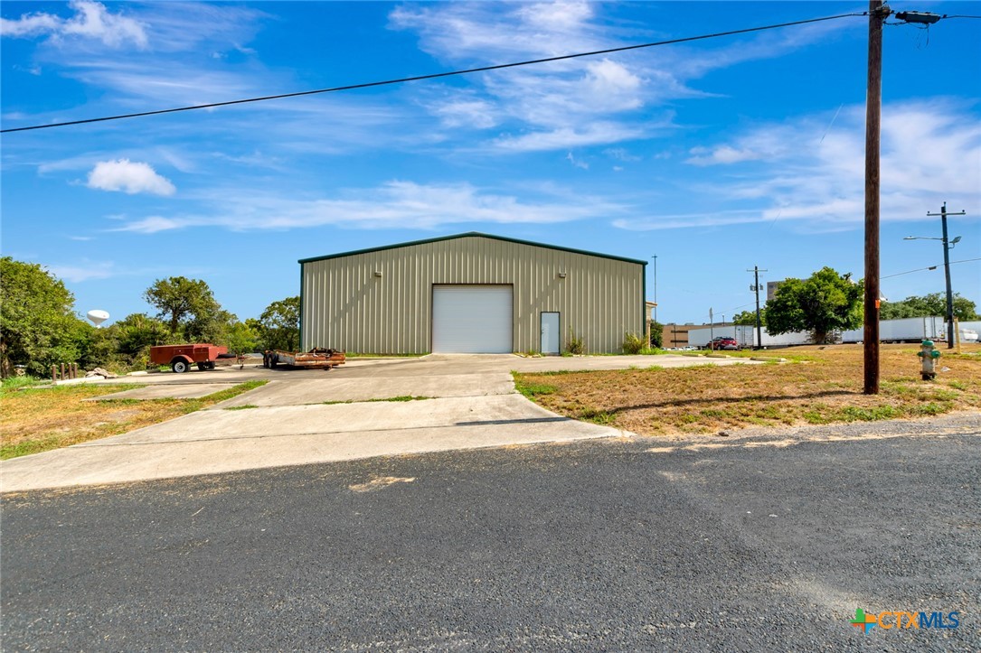207 S Moody Street Property Photo 41