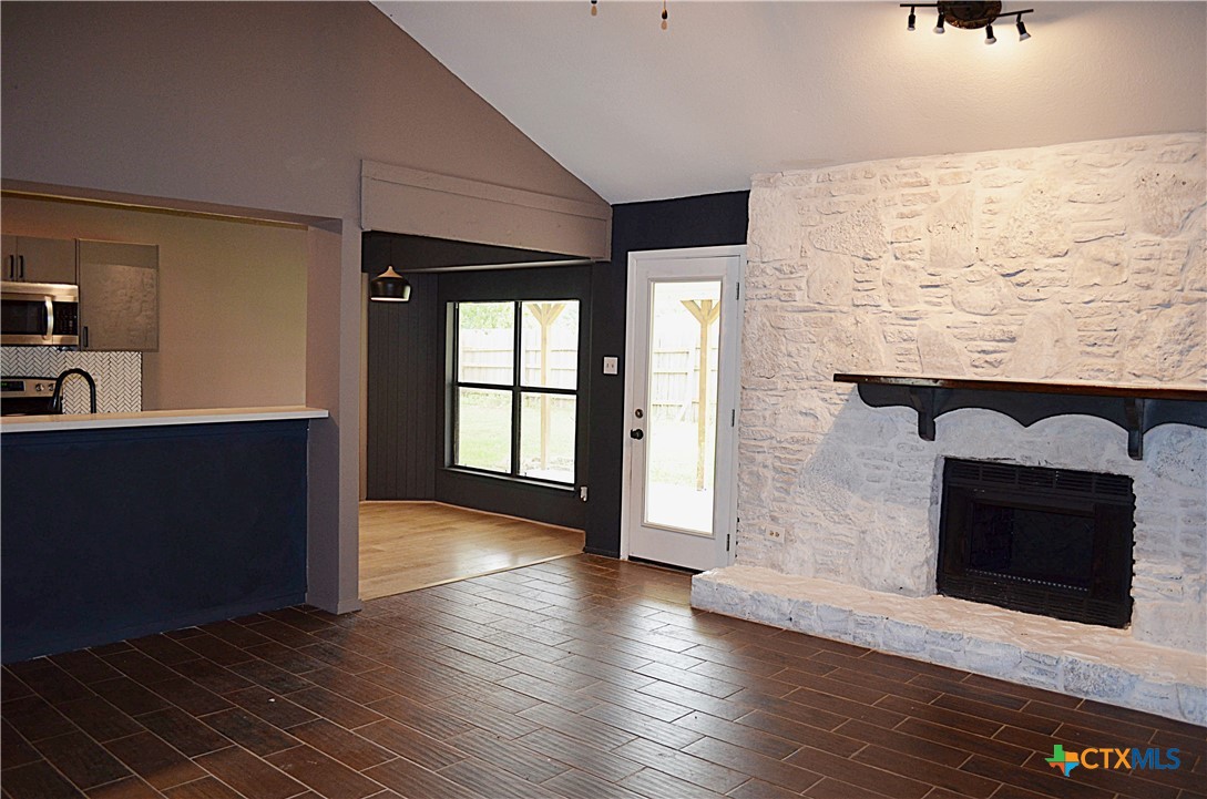 4312 Creekside Drive Property Photo 6