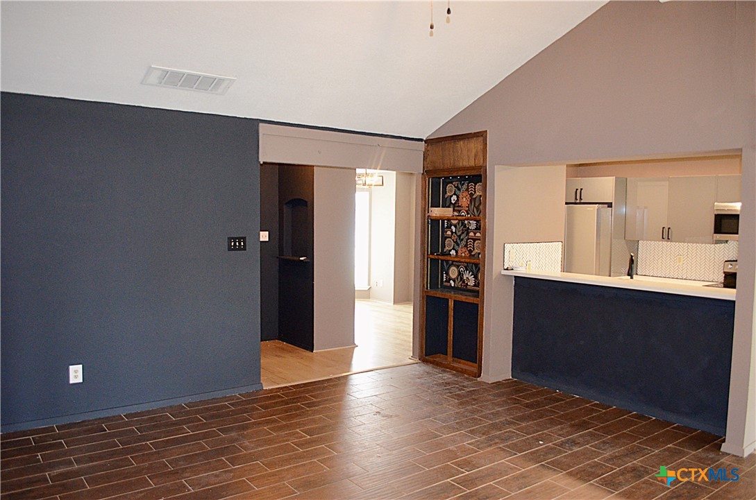 4312 Creekside Drive Property Photo 7