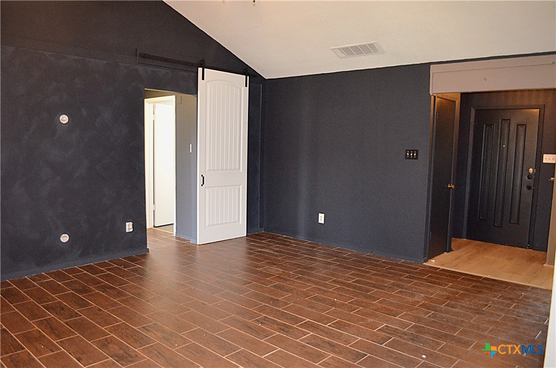4312 Creekside Drive Property Photo 8