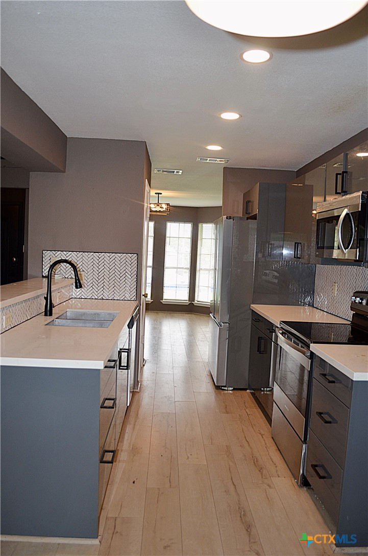 4312 Creekside Drive Property Photo 11