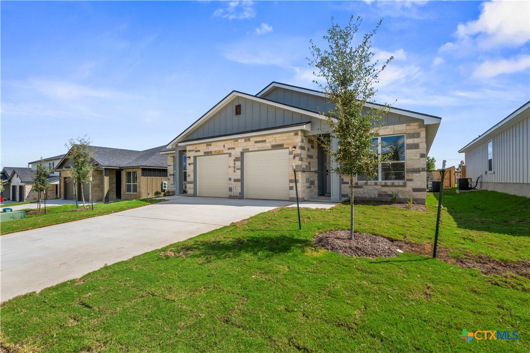 8908 Little Leaf Mulberry Drive Property Photo 4