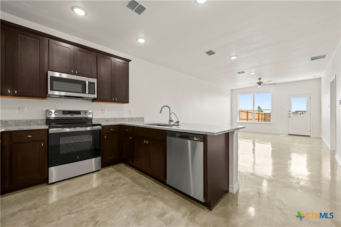 8908 Little Leaf Mulberry Drive Property Photo 11