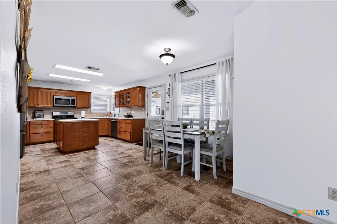 4800 Petter Rainosek Loop Property Photo 8