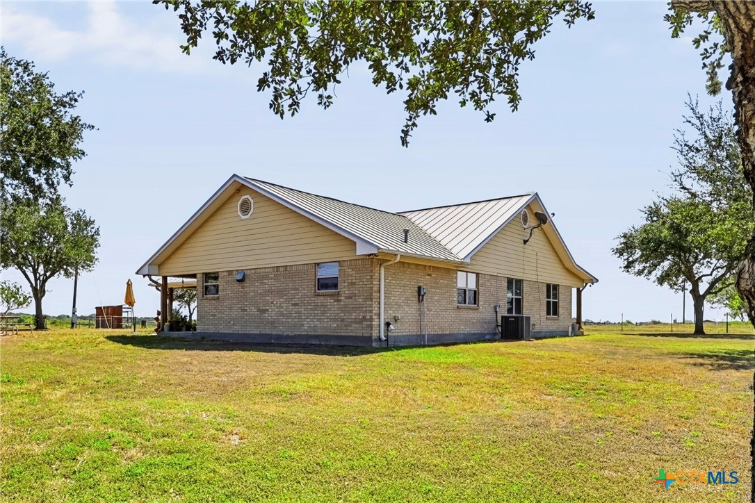 4800 Petter Rainosek Loop Property Photo 18