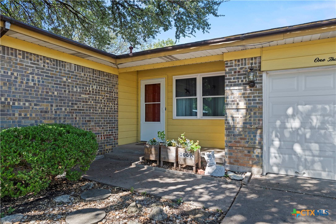 1009 Cedar Drive Property Photo 4