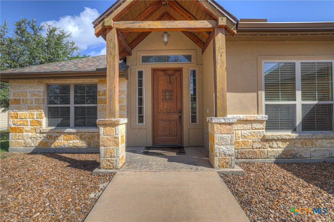 1184 Summit Bluff Property Photo 3