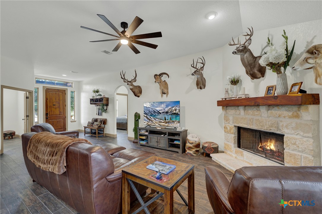 1184 Summit Bluff Property Photo 8