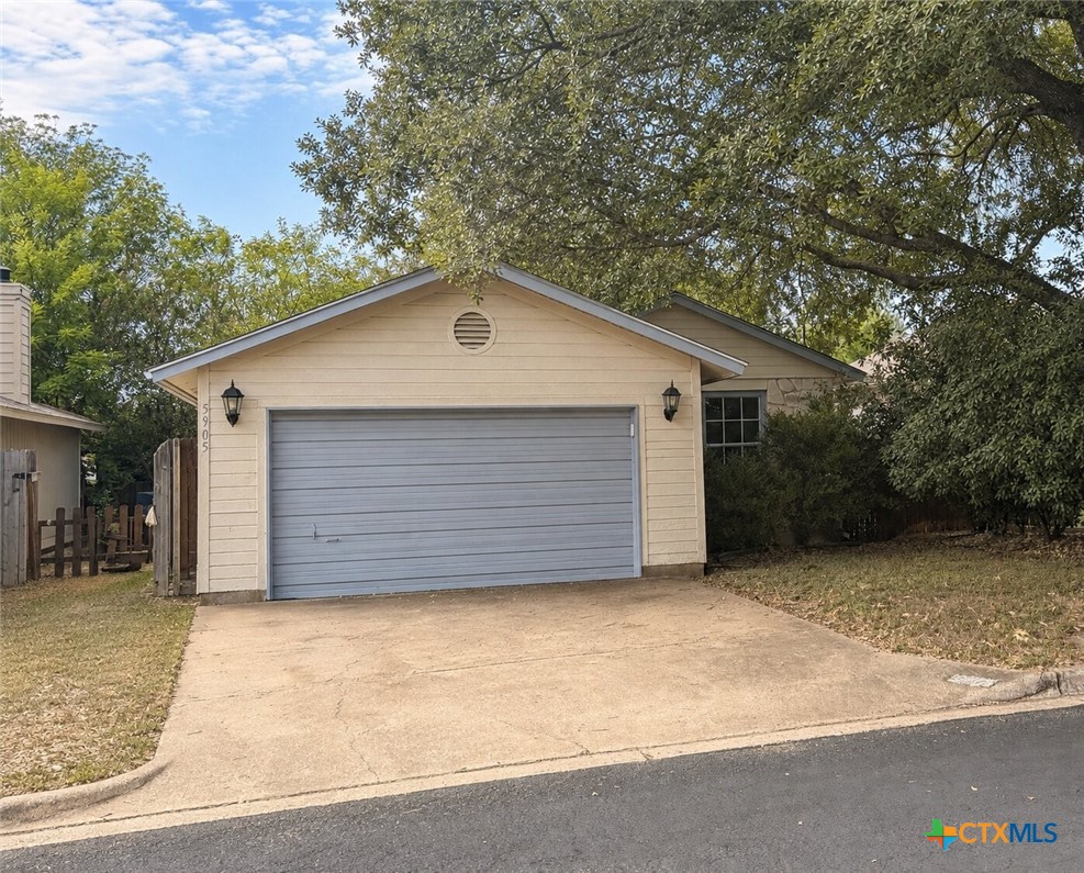 5905 Jacob Glen Property Photo 1