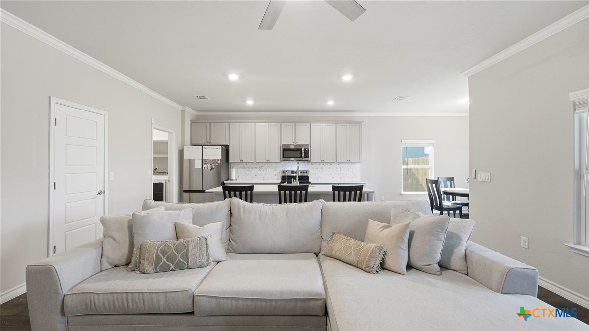 266 Rolling Hills Property Photo 8