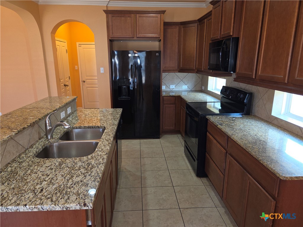 512 Wyndham Hill Parkway Property Photo 11