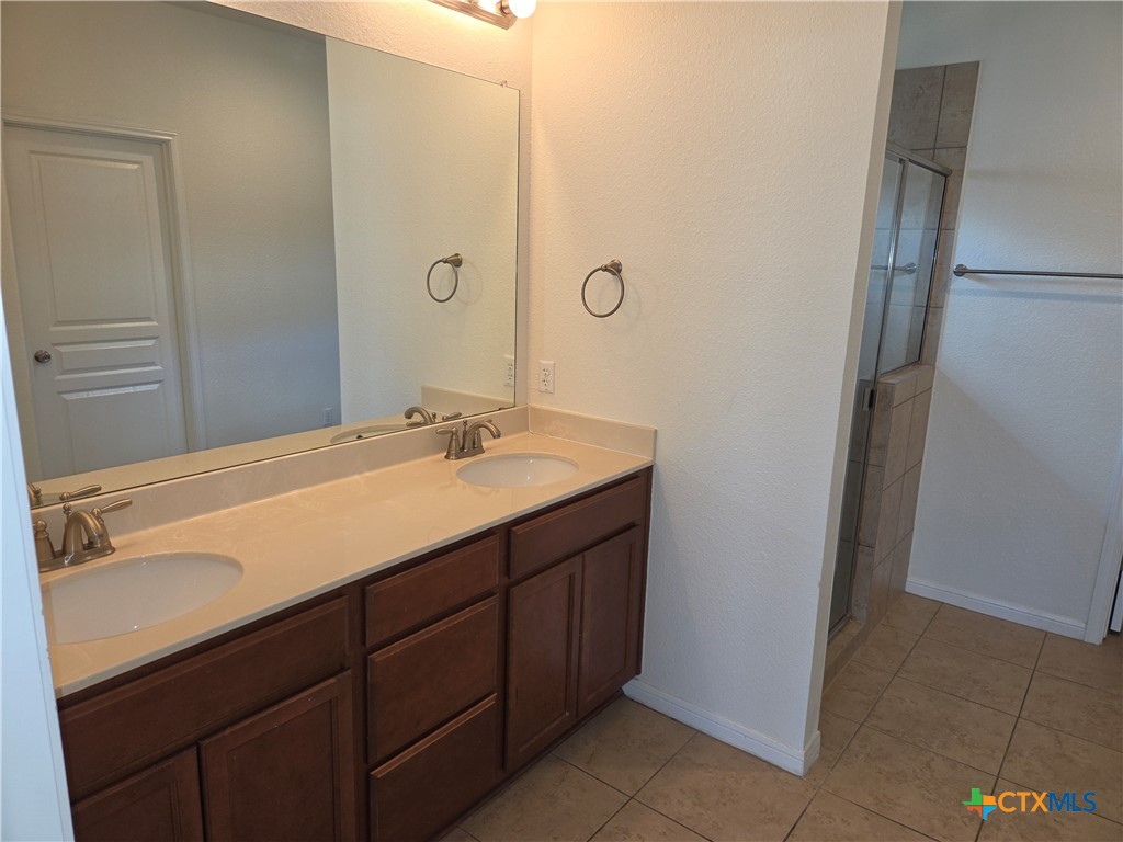 512 Wyndham Hill Parkway Property Photo 16