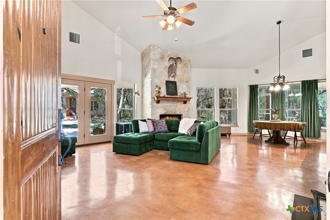 2 Trophy Lane Property Photo 1