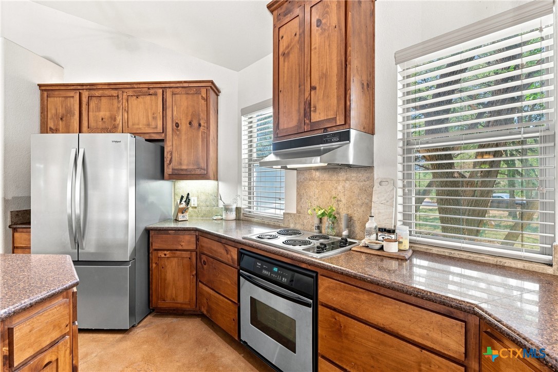 2 Trophy Lane Property Photo 11
