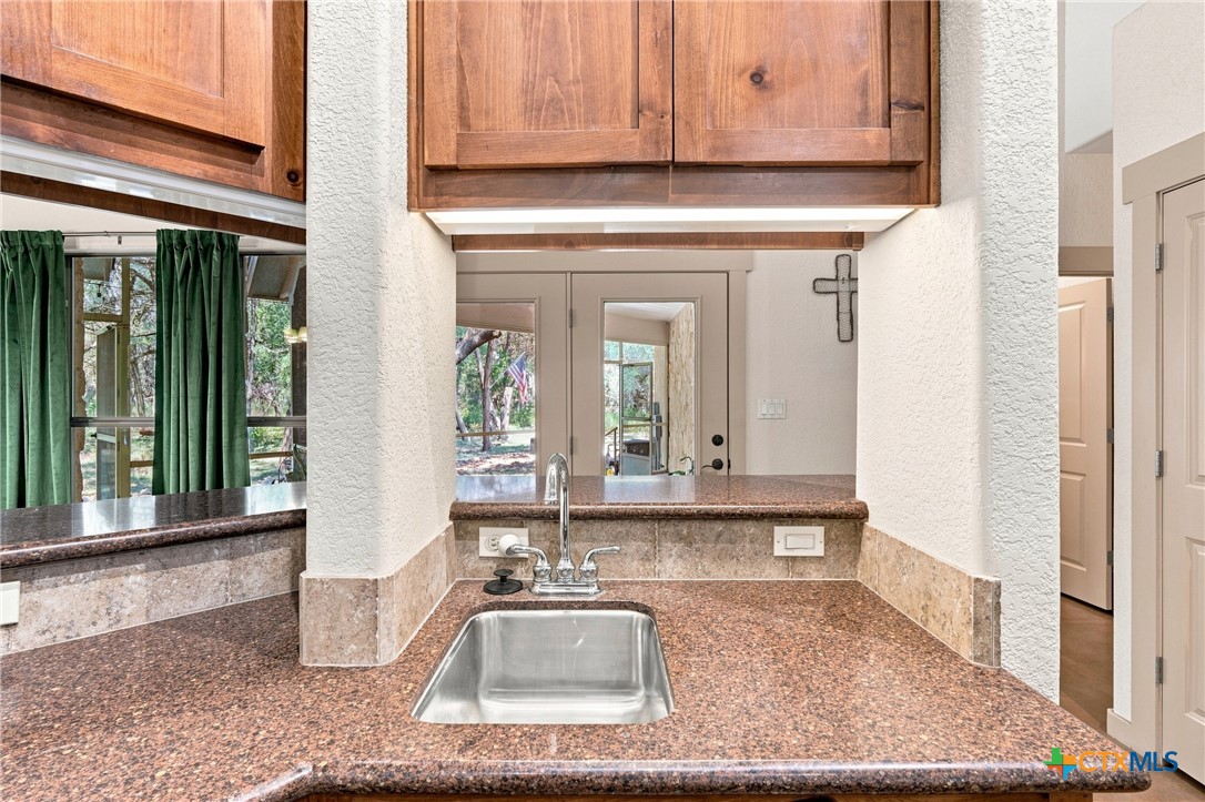 2 Trophy Lane Property Photo 12