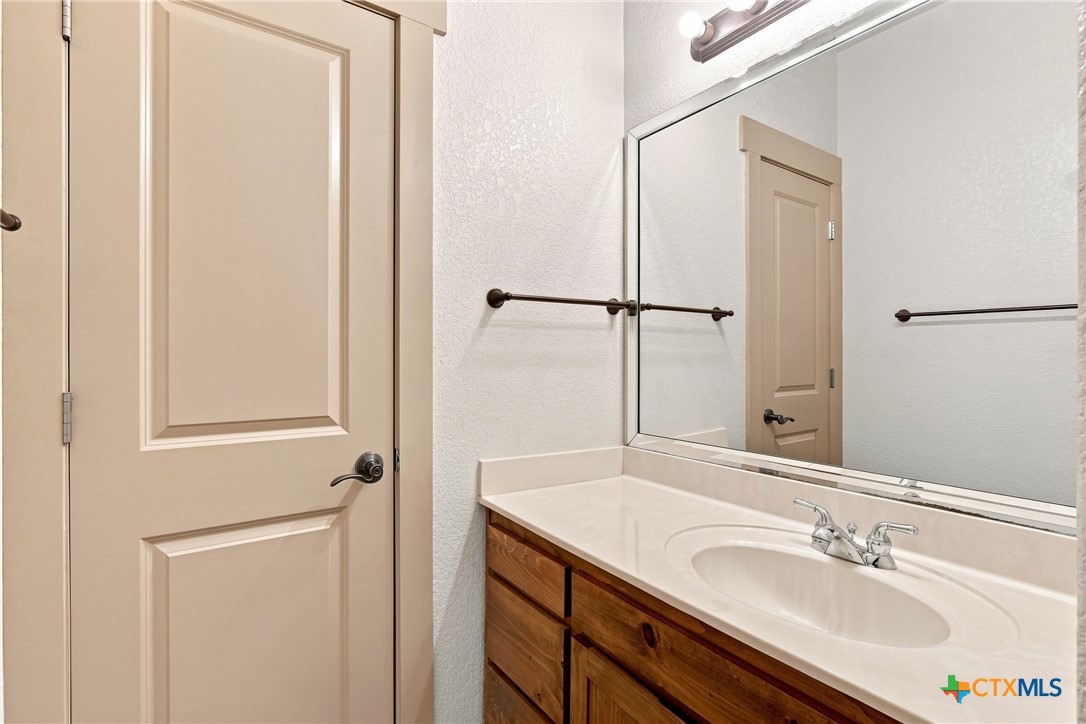 2 Trophy Lane Property Photo 22