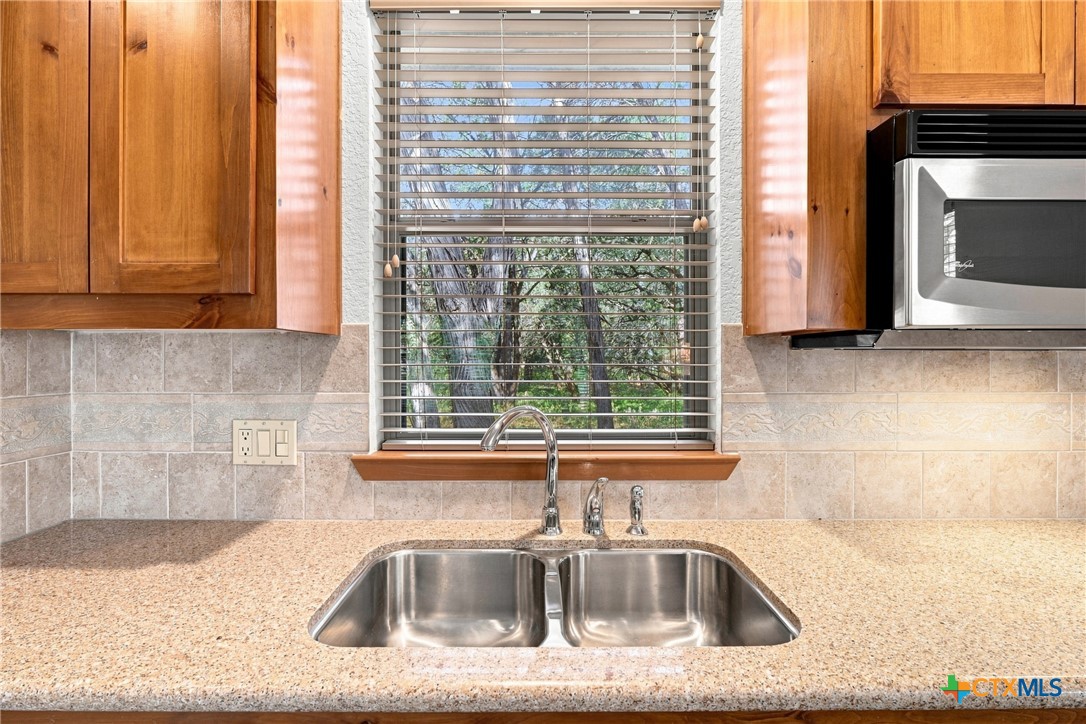 2 Trophy Lane Property Photo 28