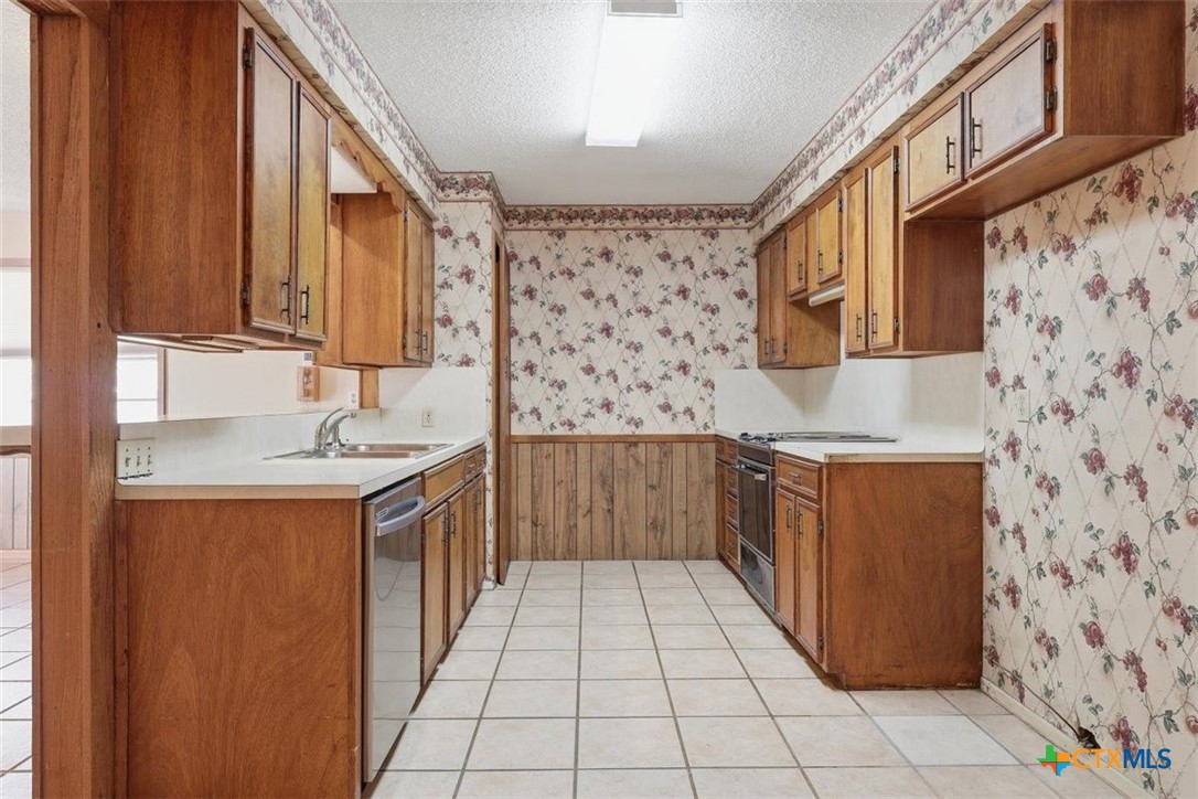 4601 Dahlia Lane Property Photo 12