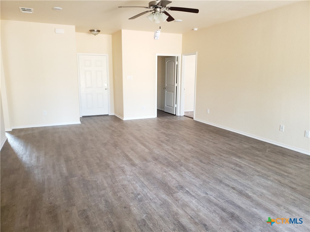 704 Liberty Valley Drive Property Photo 8