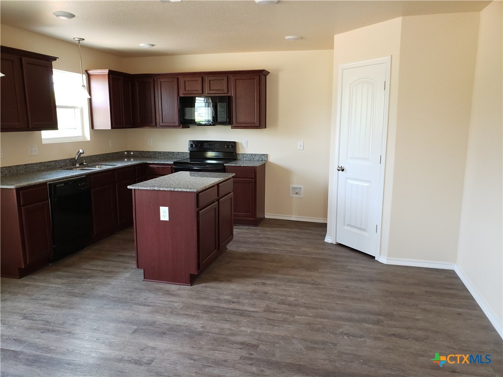 704 Liberty Valley Drive Property Photo 10