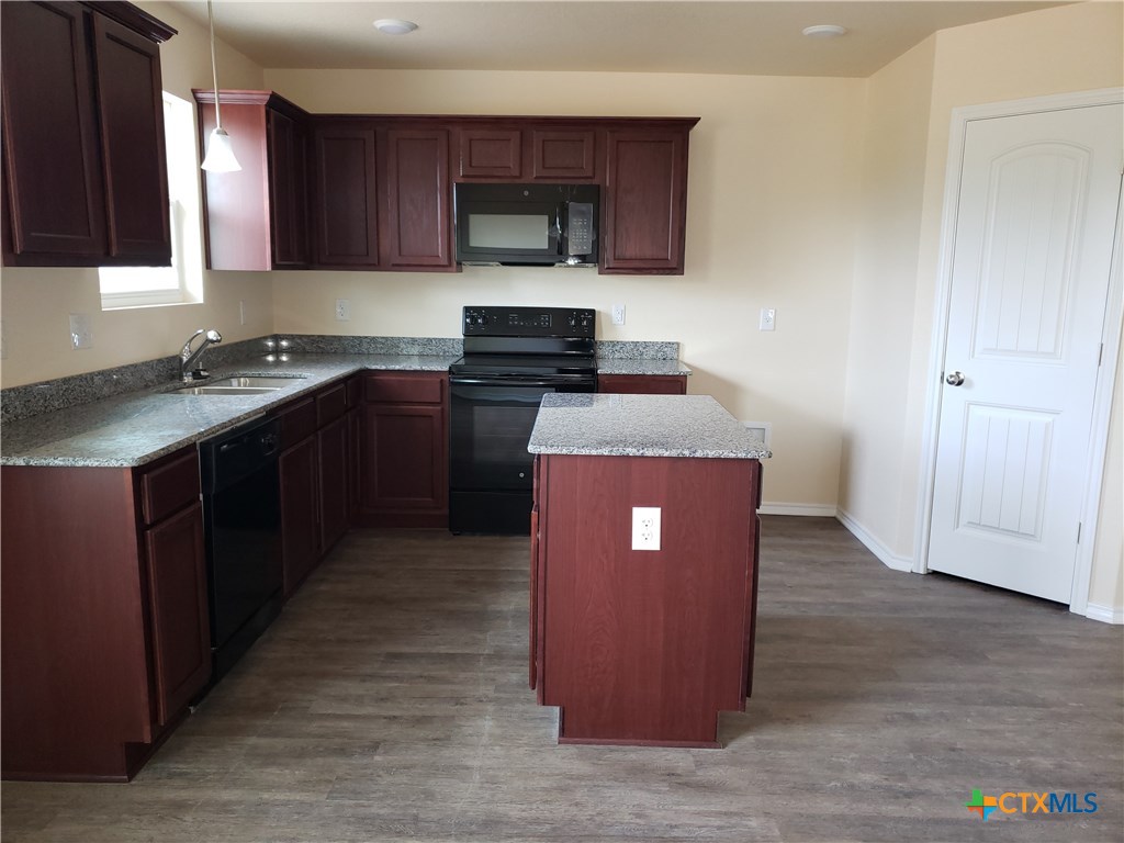 704 Liberty Valley Drive Property Photo 11