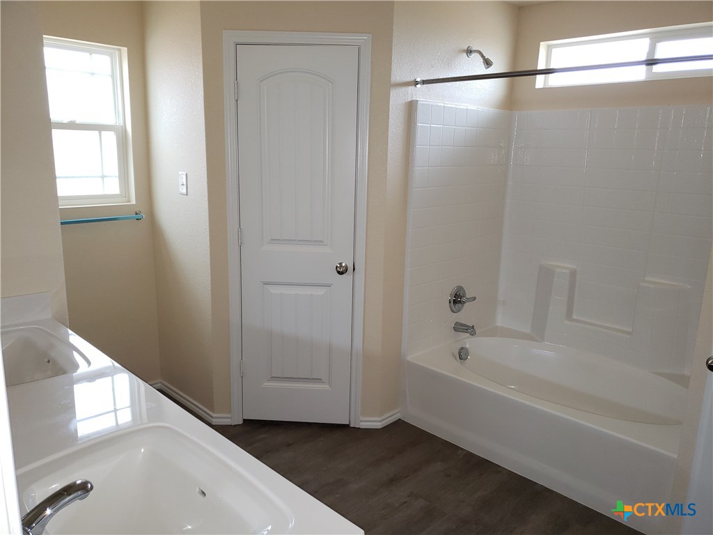 704 Liberty Valley Drive Property Photo 20