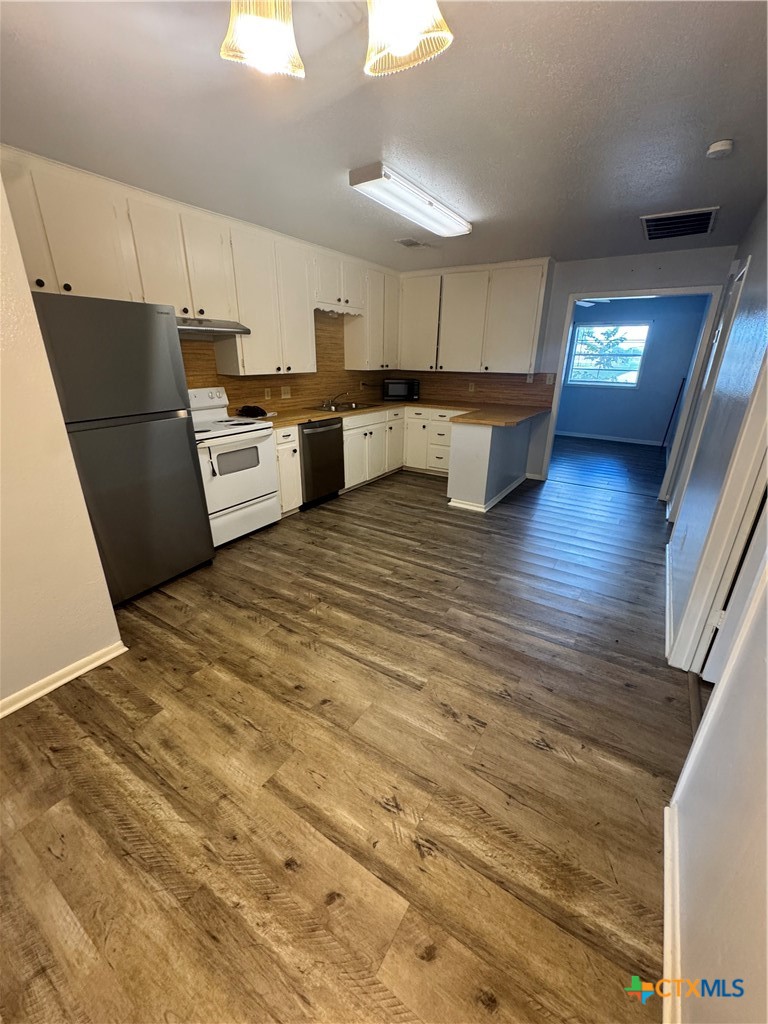 102 Milann Street B Property Photo 2