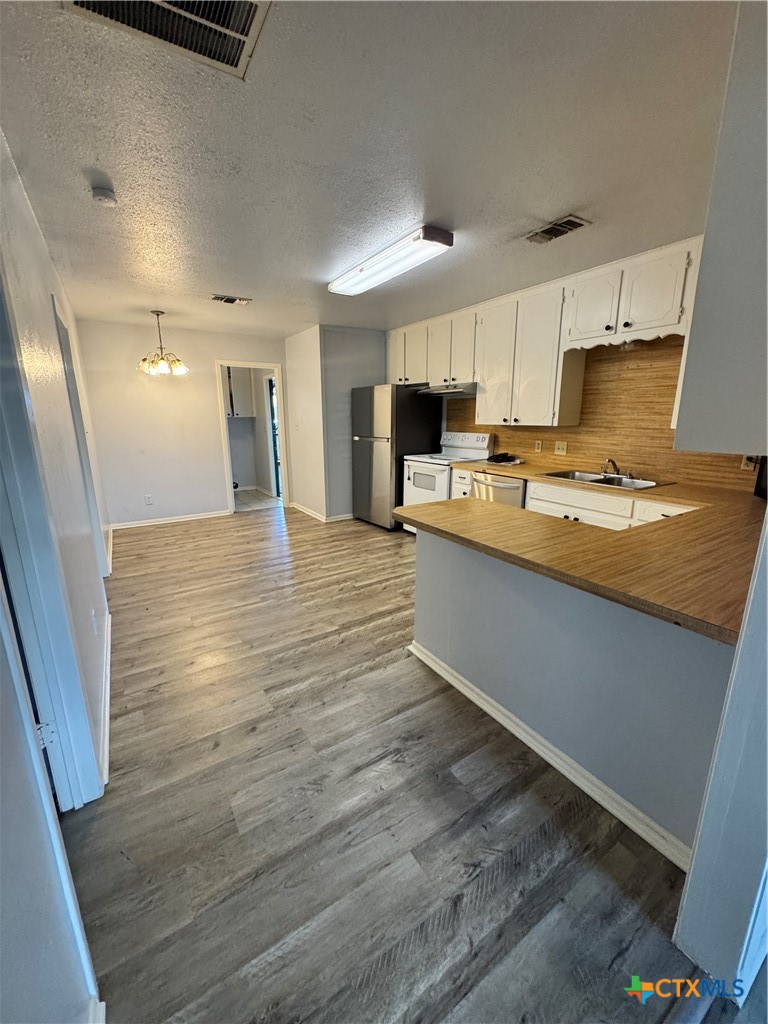 102 Milann Street B Property Photo 4