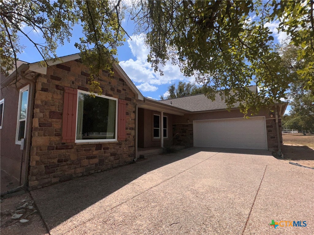 425 Crestwood Drive Property Photo 2
