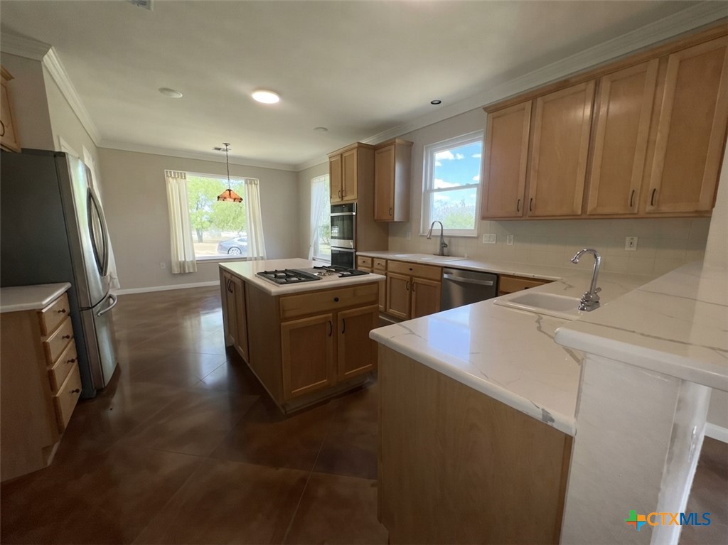 425 Crestwood Drive Property Photo 7