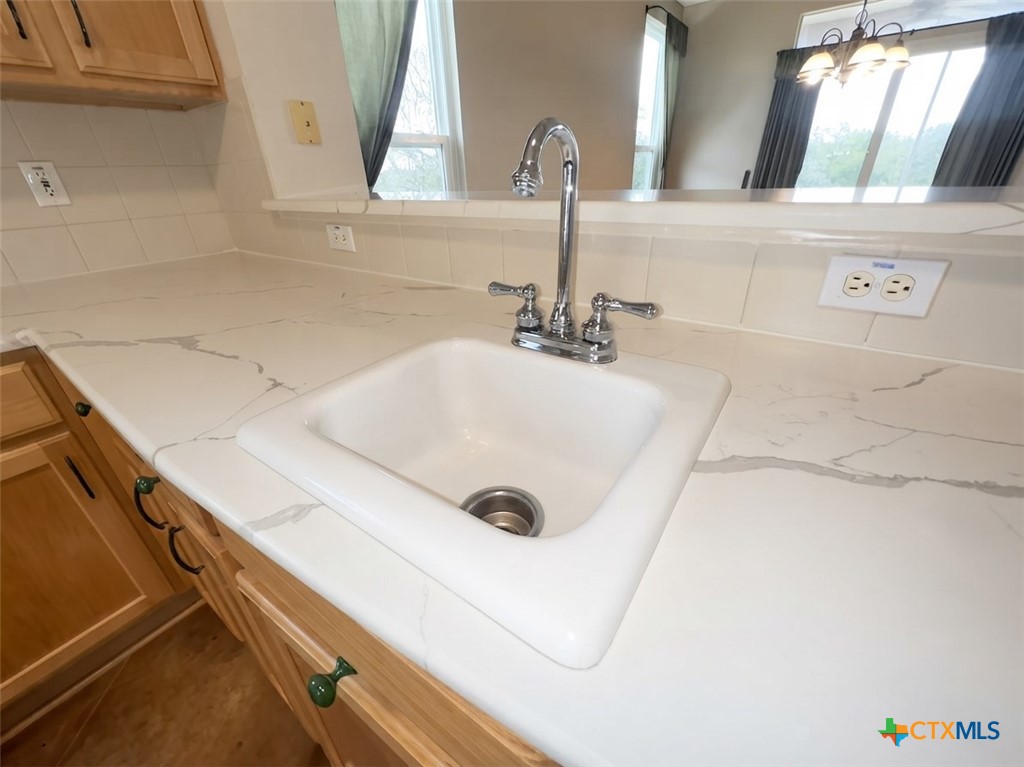 425 Crestwood Drive Property Photo 11