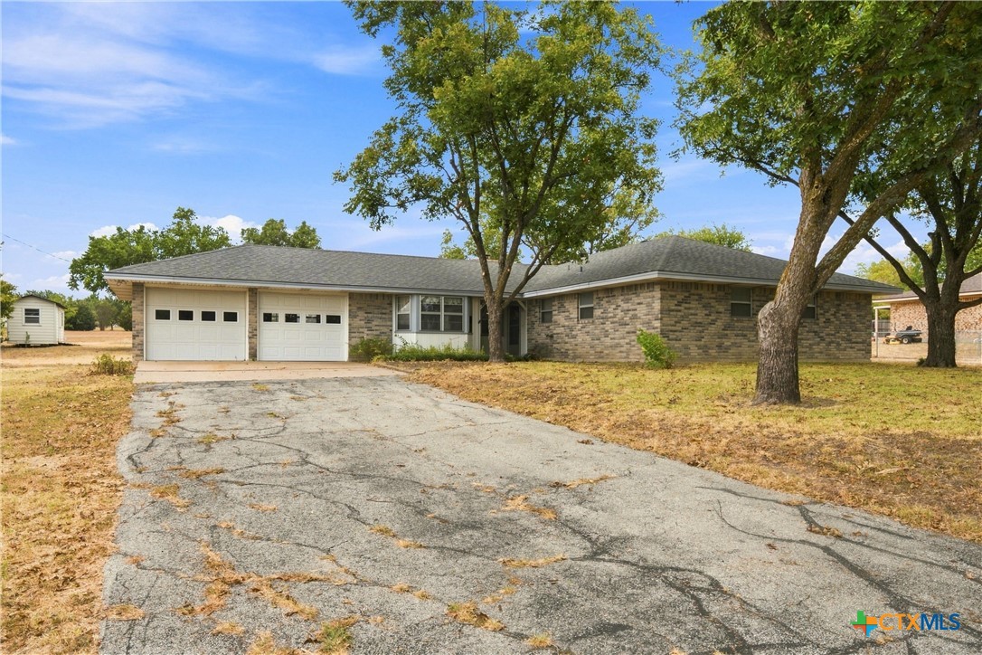 484 Thompson Road Property Photo 1