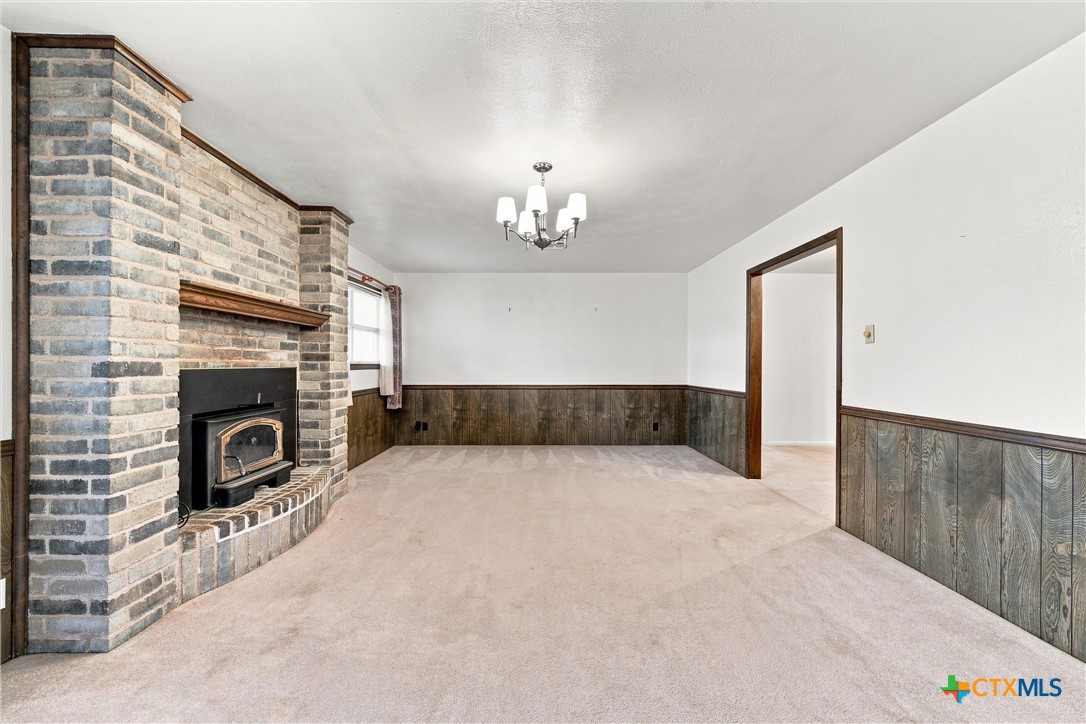 484 Thompson Road Property Photo 3