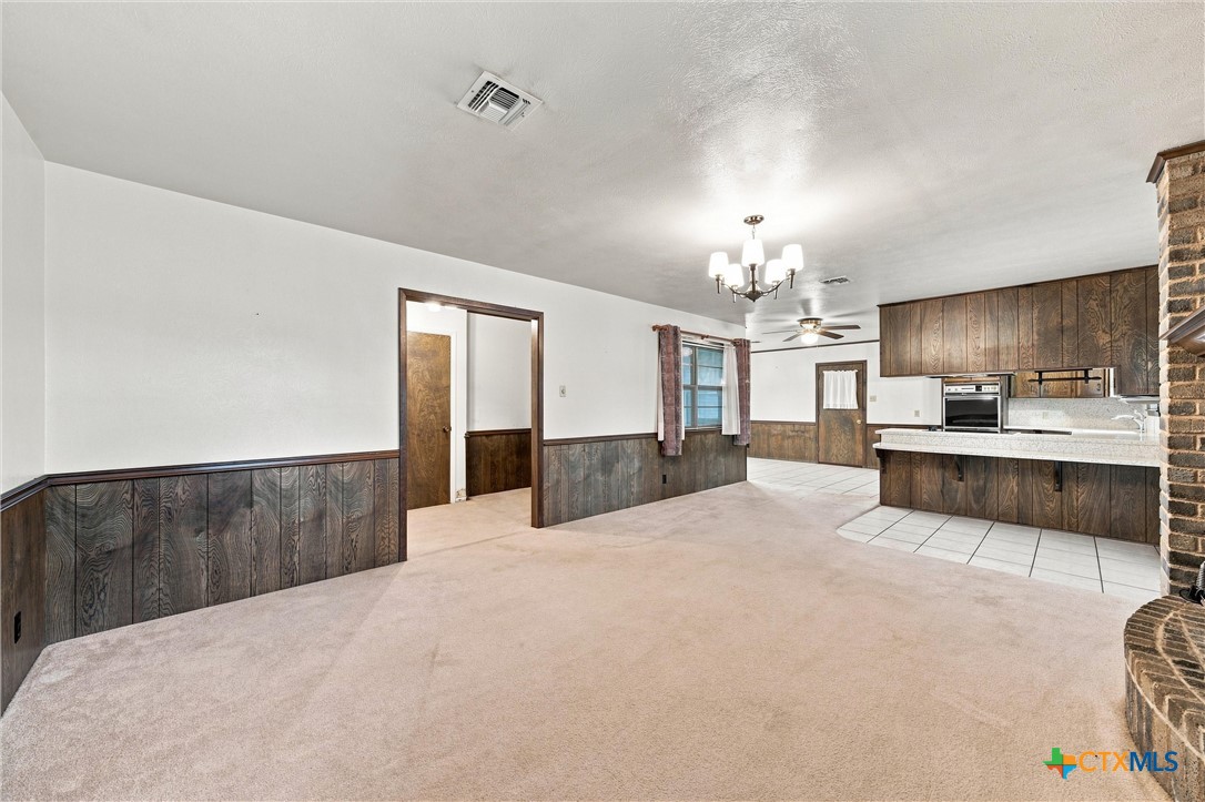 484 Thompson Road Property Photo 6