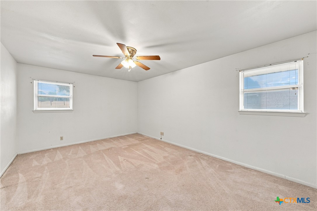 484 Thompson Road Property Photo 15