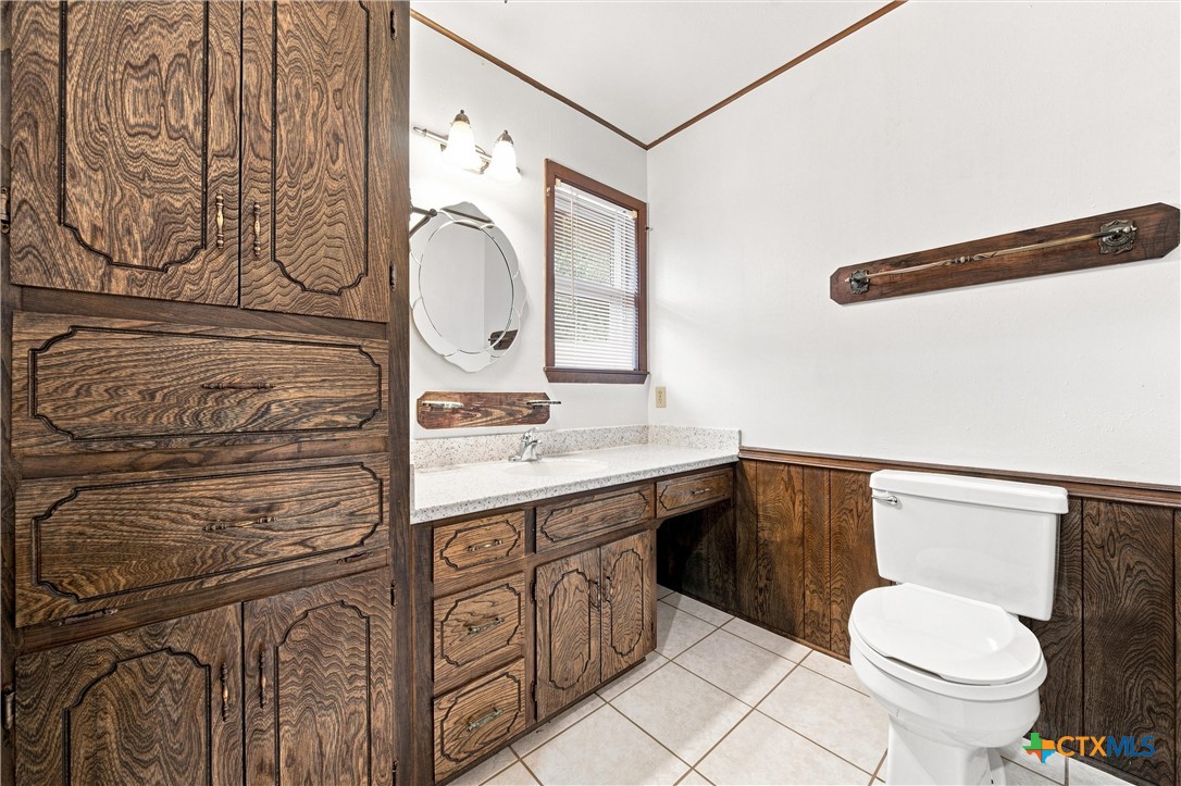 484 Thompson Road Property Photo 18